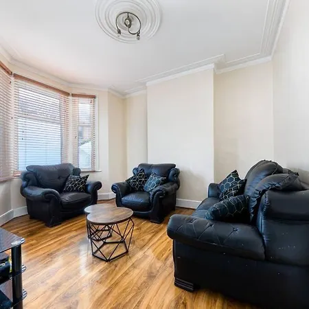 Holiday home Cozy 4 Bedroom In Hackney, London
