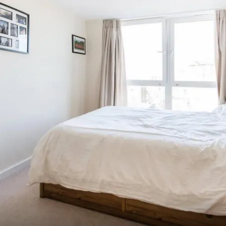 Apartment Brixton/clapham 2 Bed Flat, Large Balcony, Parking *