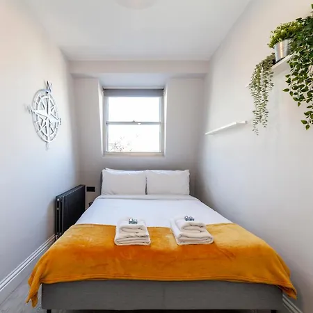 Perfect Location & Spacious Kensington Flat Apartment London