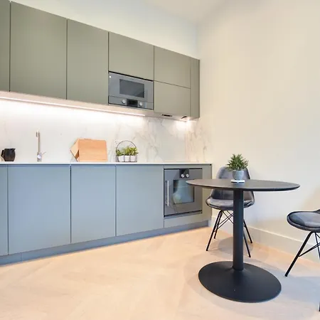 Haverstock Hill Serviced By Concept * Londen