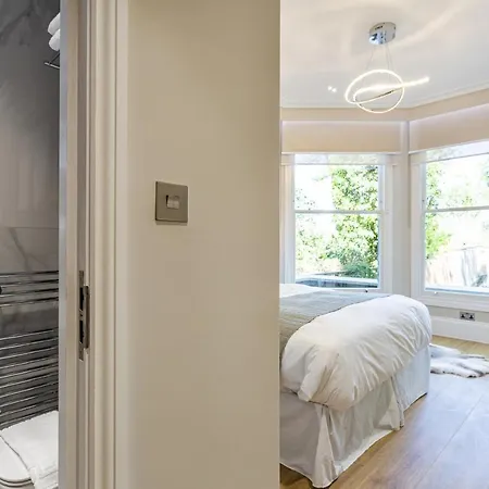 Luxlet - Heart Of Hampstead, London