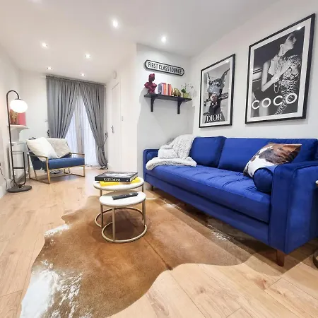 Designer Flat With Parking Near Peckham & Brixton Apartment