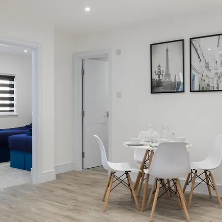 Star London Vivian Avenue 2-bed Haven The Hyde