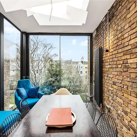 Stunning Notting Hill, 3 Bd, Fine Street, Garden Apartment