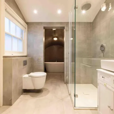 Stunning Notting Hill, 3 Bd, Fine Street, Garden *