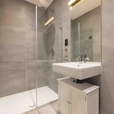 Stunning Notting Hill, 3 Bd, Fine Street, Garden London
