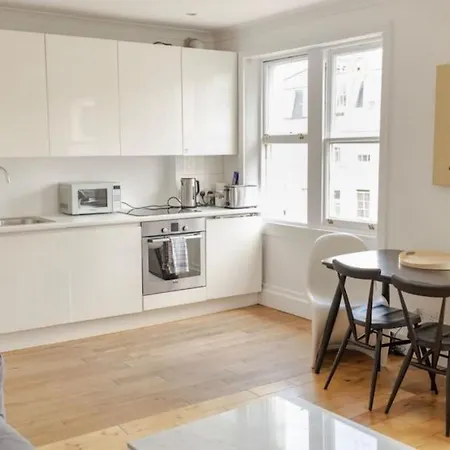 Cool, Quiet Notting Hill 2 Bed London