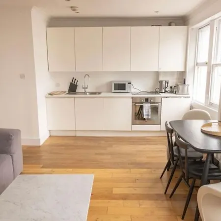 Apartment Cool, Quiet Notting Hill 2 Bed London