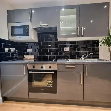 Designer Flat With Parking Near Peckham & Brixton *