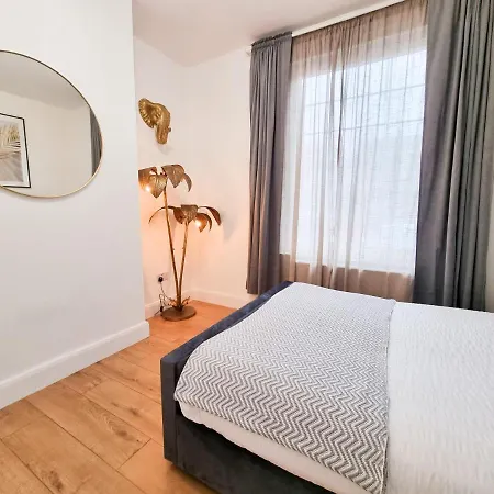 Designer Flat With Parking Near Peckham & Brixton Apartment *