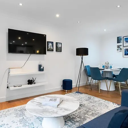 Chic 3 Bed Near Bridge With Balcony Apartment London