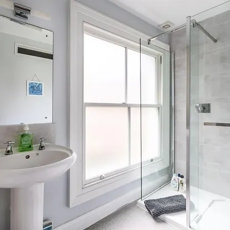 Bright 2 Bedroom Flat With Terrace In Notting Hill * London