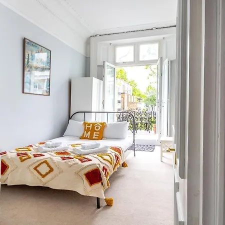 Bright 2 Bedroom Flat With Terrace In Notting Hill London