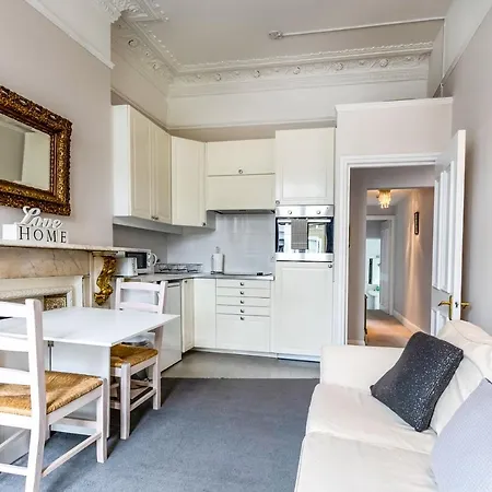 Bright 2 Bedroom Flat With Terrace In Notting Hill London
