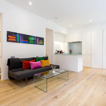 아파트 2 Bed 2 Bath Off Regent Street 런던