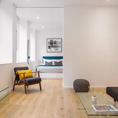 아파트 2 Bed 2 Bath Off Regent Street 런던
