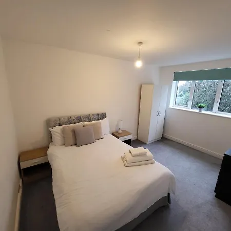 Modern 3 Bed Walking Distance To Wimbledon Tennis! London