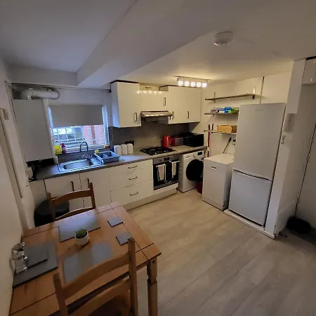 Cosy By Clapham South Underground! Apartment
