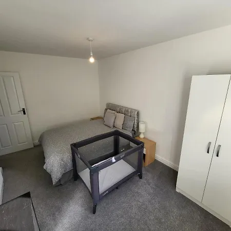 Modern 3 Bed Walking Distance To Wimbledon Tennis! *