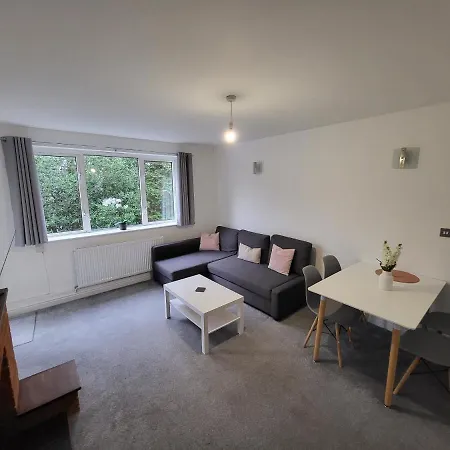 Modern 3 Bed Walking Distance To Wimbledon Tennis! *