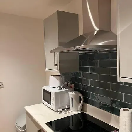 شقة 011- One Bedroom In F3 إيلينغ
