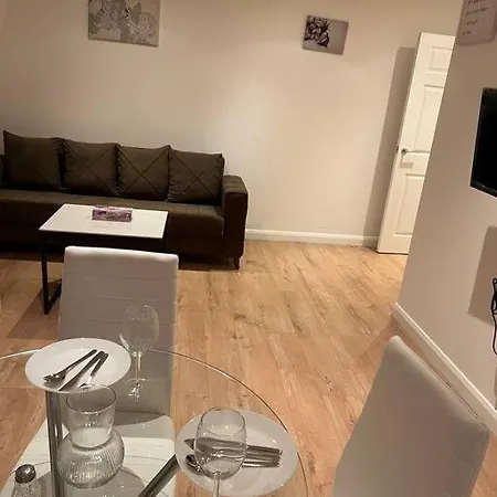 شقة 011- One Bedroom In F3 *