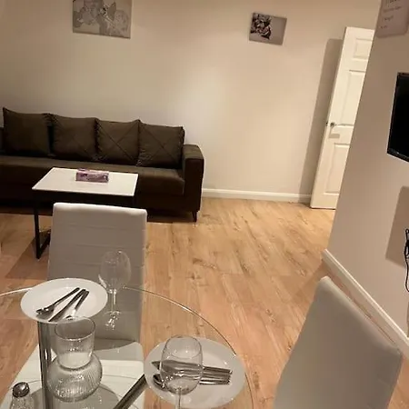 009- Studio In F5 Apartment