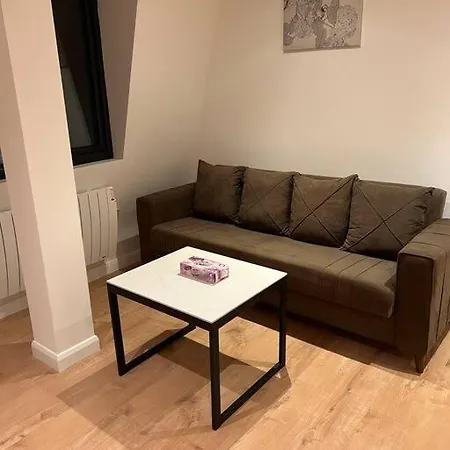 011- One Bedroom In F3 شقة *
