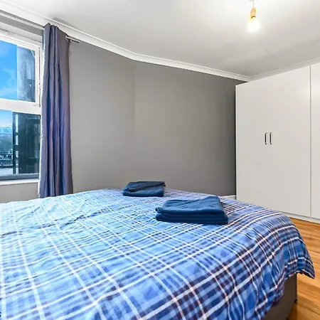 Charming River View 3 Bedroom In The Heart Of