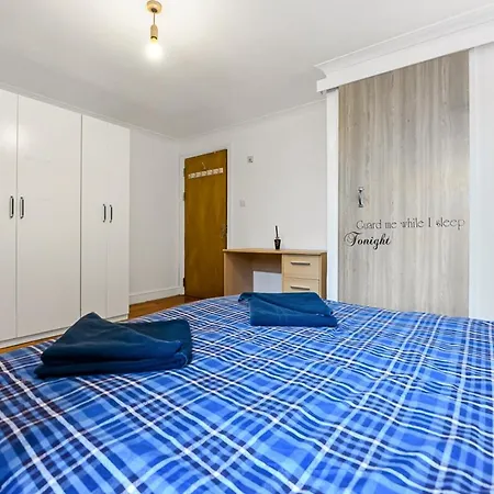 Lägenhet Charming River View 3 Bedroom In The Heart Of London