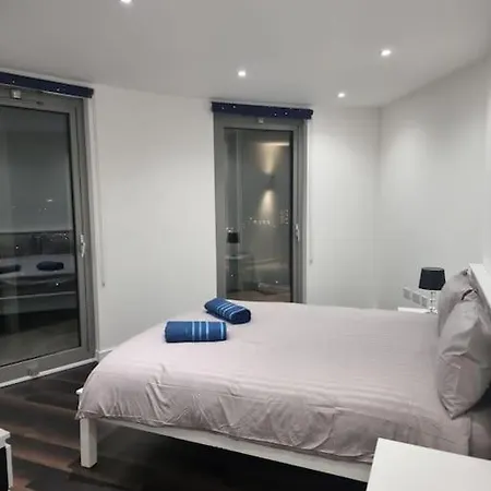 014- Panoramic View 2 Bedrooms 1201 Apartment