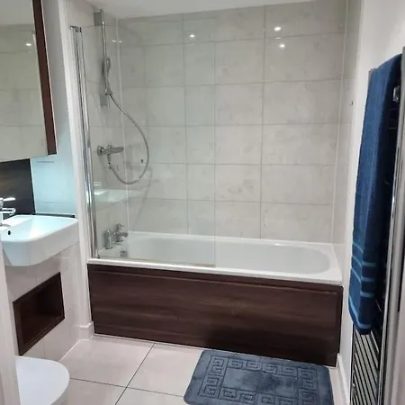 014- Panoramic View 2 Bedrooms 1201 * Brentford