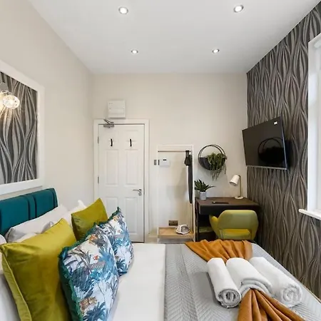 Apartment Sweet Suite: Trendy Studio For Two