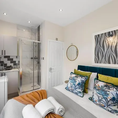 Sweet Suite: Trendy Studio For Two