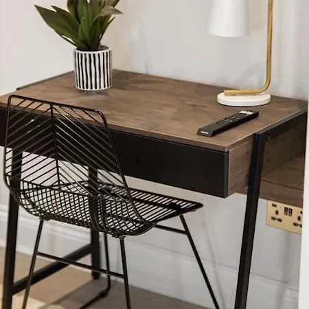 Cozy Nook: Stylish Studio, Walk To Park & Shop *