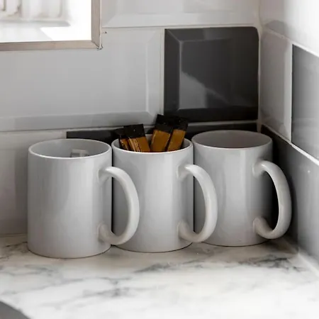 Cozy Nook: Stylish Studio, Walk To Park & Shop