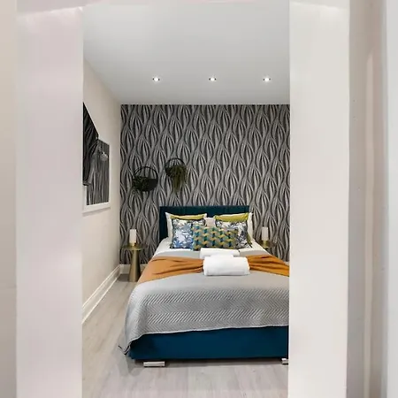 Apartment Cozy Nook: Stylish Studio, Walk To Park & Shop London
