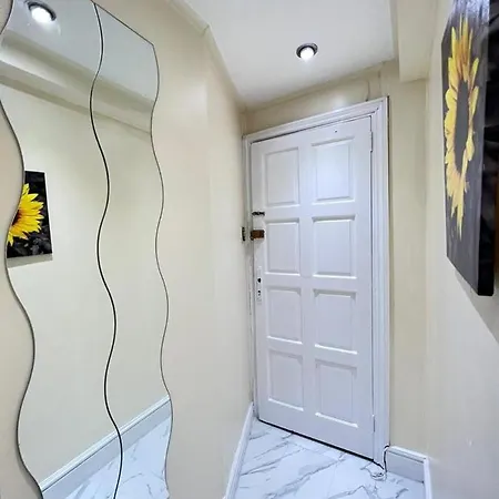 Comfy 2 Bedroom Flat Edgware Road * Londres