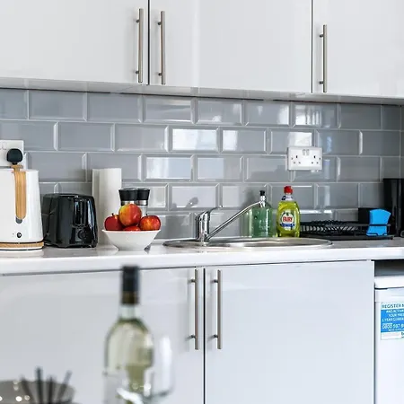 Livestay-modern Studio In Zone 2 London