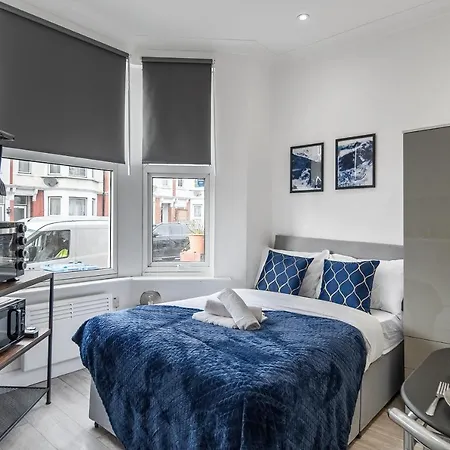 Livestay-modern Studio In Zone 2 London