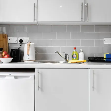 Livestay-modern Studio In Zone 2 * London