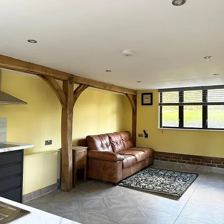 Forest Gated Parking On 2 Acres Garden