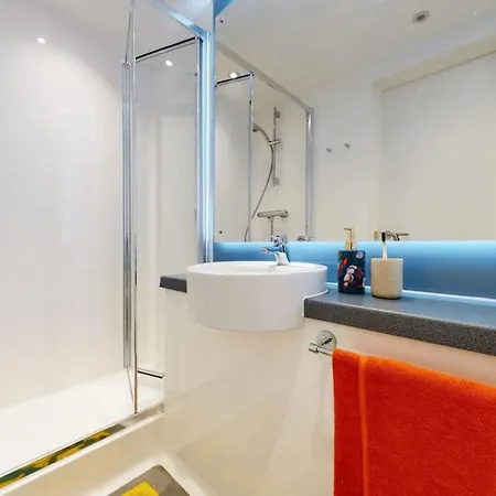 Private Bedrooms With Shared Kitchen, And At Canvas Wembley In London