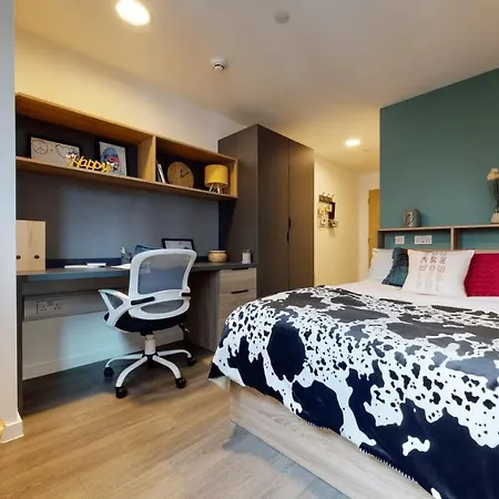 Apartment Private Bedrooms With Shared Kitchen, And At Canvas Wembley In *