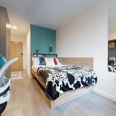 Apartment Private Bedrooms With Shared Kitchen, And At Canvas Wembley In London