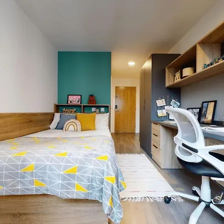 Apartment Private Bedrooms With Shared Kitchen, And At Canvas Wembley In *
