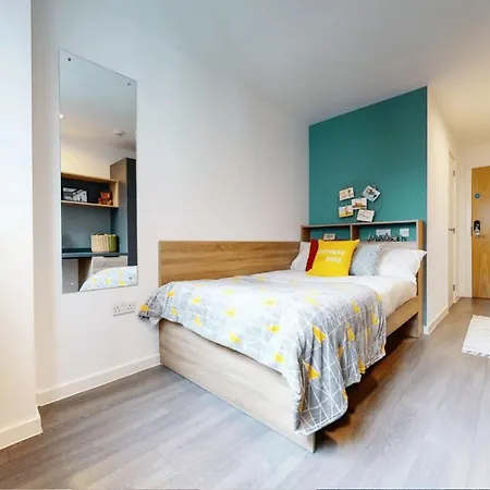 Apartment Private Bedrooms With Shared Kitchen, And At Canvas Wembley In London