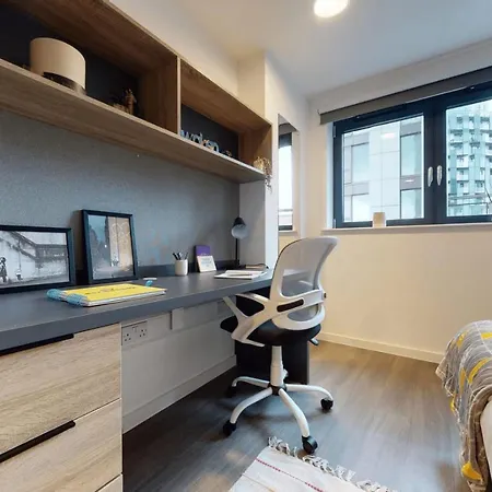 Private Bedrooms With Shared Kitchen, And At Canvas Wembley In Apartment