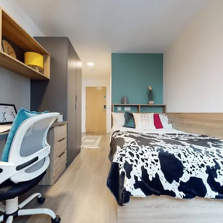 Private Bedrooms With Shared Kitchen, And At Canvas Wembley In Apartment *