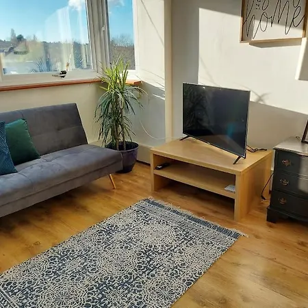 2 Bed Flat, Bounds Green, Piccadilly Line, N11 Apartment